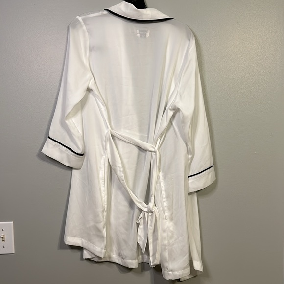 Kate Spade "Mrs" Robe | Kate Spade Bridal Robe | Bride Robe | Bridal | Wedding - Picture 6 of 15